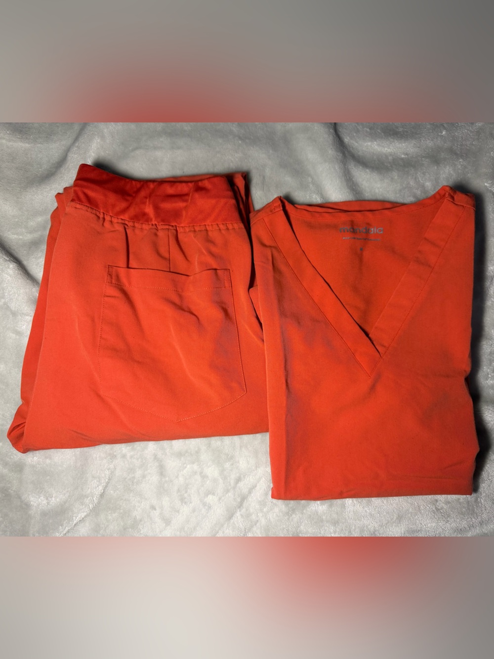Mandala orange scrub set